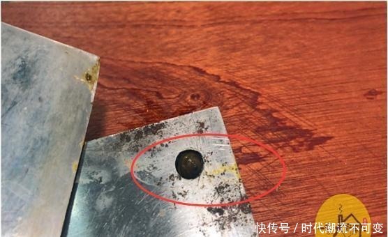 才发现,菜刀上圆孔有个厉害用法,现在知道还不晚,太多人收藏了