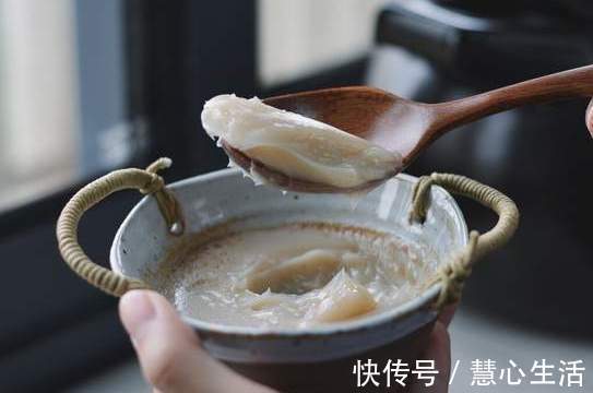外行|熬猪油，只懂加盐是外行，多放这2样，猪油雪白香浓，久放不坏