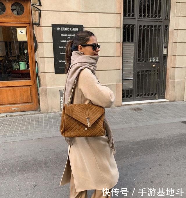 搭配 开春穿搭模板大衣+烟管裤=又飒又美,适合30到60岁女性!