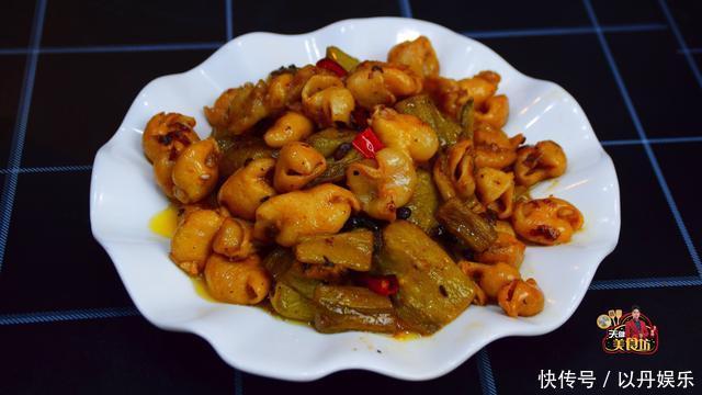 饭店卖138元一份,猪大肠吃出新花样,连配菜很多人都没见过!