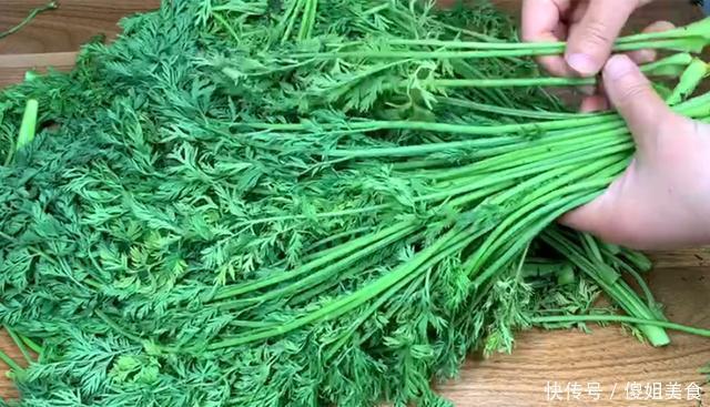 夏天，用它包饺子，又香又嫩，不花1分钱，比韭菜茴香都好吃