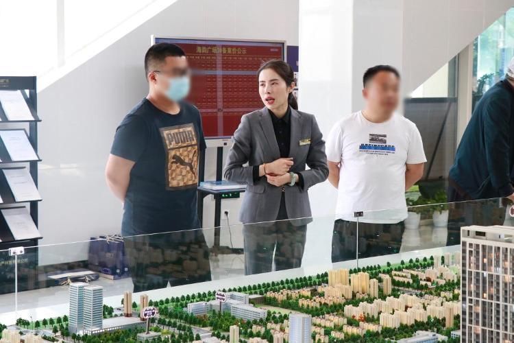 全城|不负一城仰望 海韵广场观涛火热认筹“红”动全城