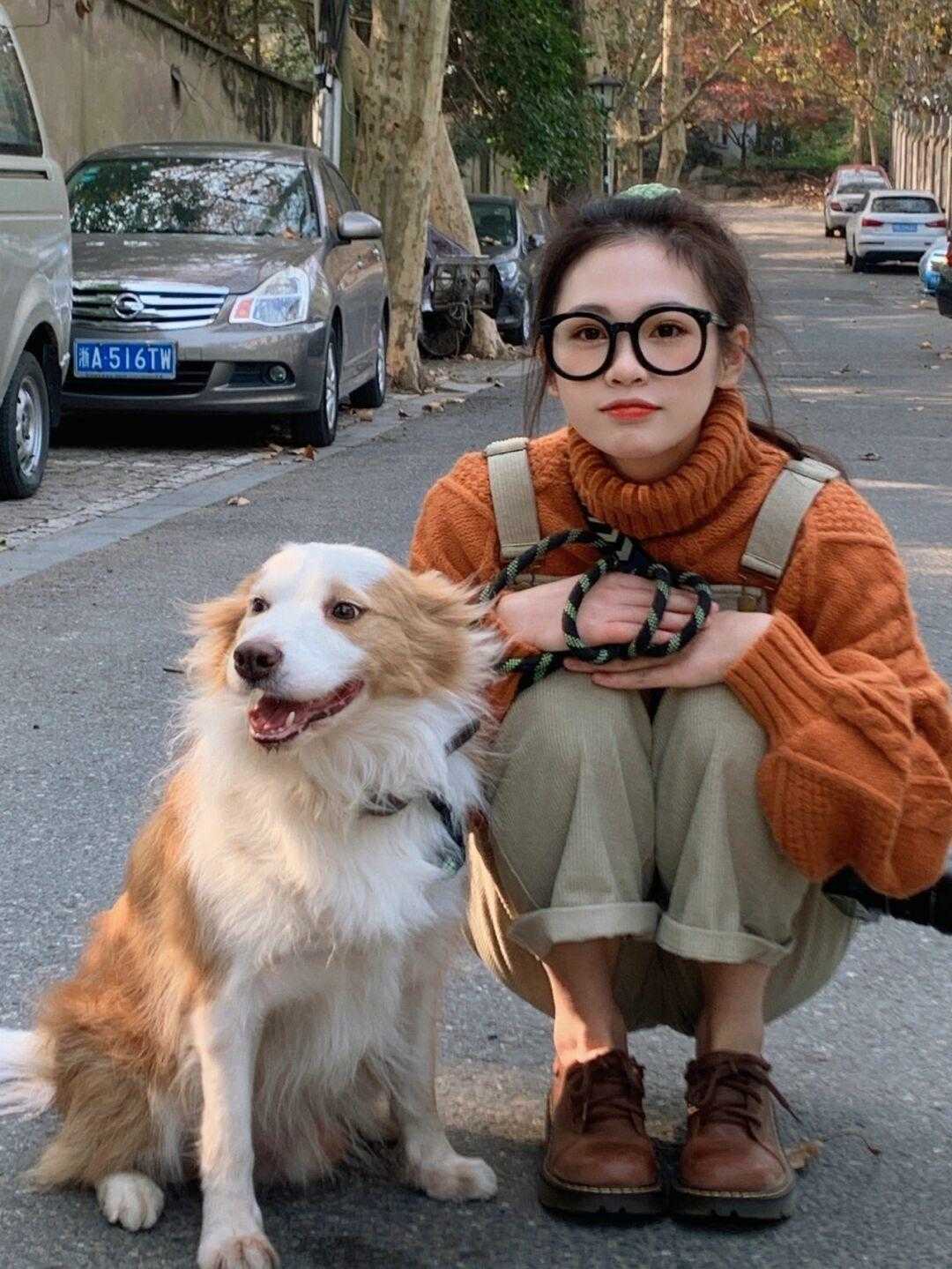 条绒 背带裤才是yyds!时髦精都爱这样穿搭,让你年轻10岁都不止