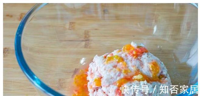 水饺|夏天最爱这馅儿的饺子,花钱少吃得好,还能补钙,一大盘不够吃