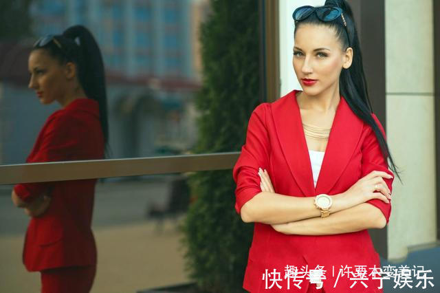 手表 女人戴手镯还是手表好看三个理由告诉你,别再戴错让人笑话