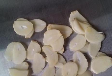 用大蒜钓鲫鱼和鲤鱼，这个配方你知道吗？