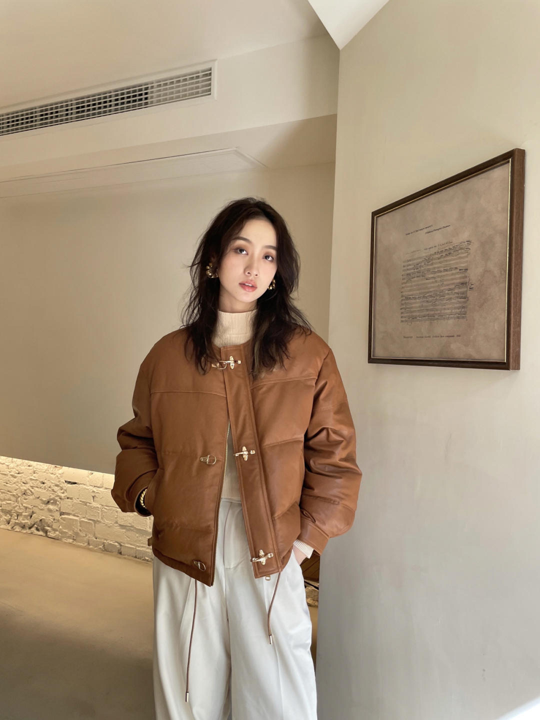 马丁靴 高质量的“皮羽绒”保暖又显贵,借鉴这些搭配,舒适优雅提气质