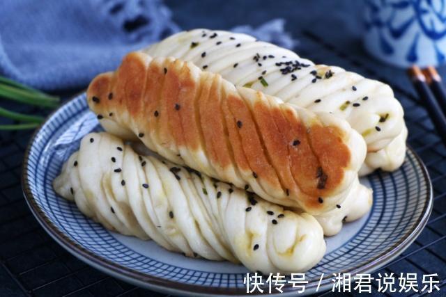 花卷别总去蒸，换种方式煎一煎，香脆有嚼劲