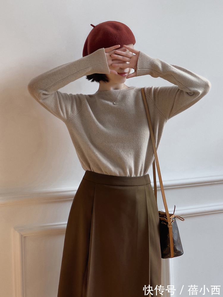 穿搭|建议多穿“针织衫”,选择这4种颜色,搭配半身裙、牛仔裤很时髦