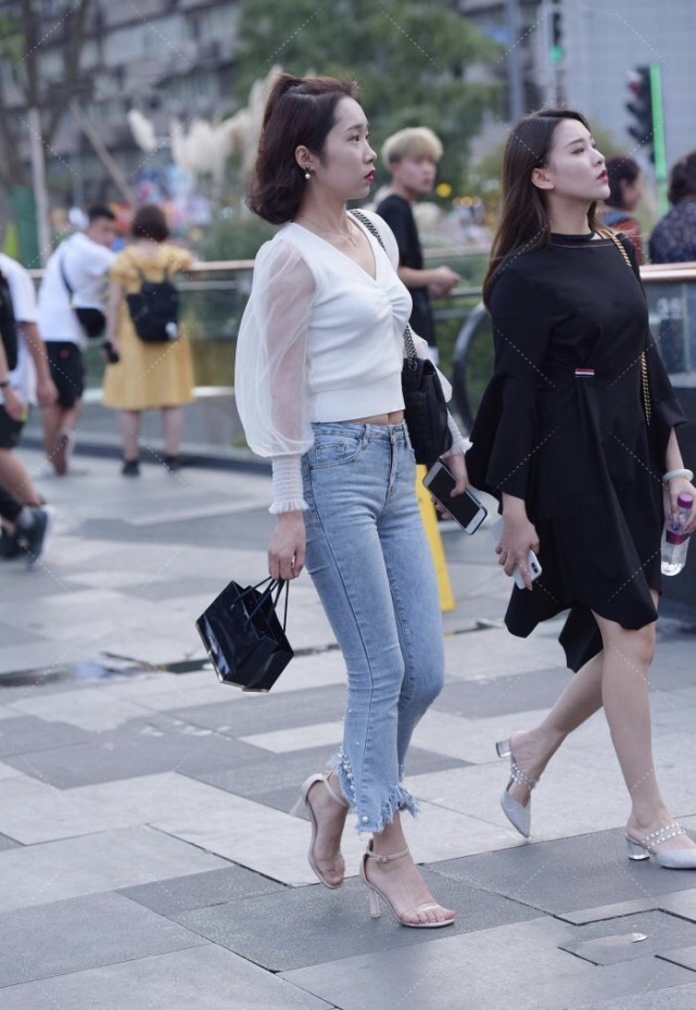 夏季 上衣裹个“塑料袋”实在没看懂，裤脚长毛形成“喇叭裤”不舍得扔