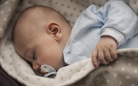 发育|宝宝几个月能翻身、会爬、走路、说话 赶紧对照下!