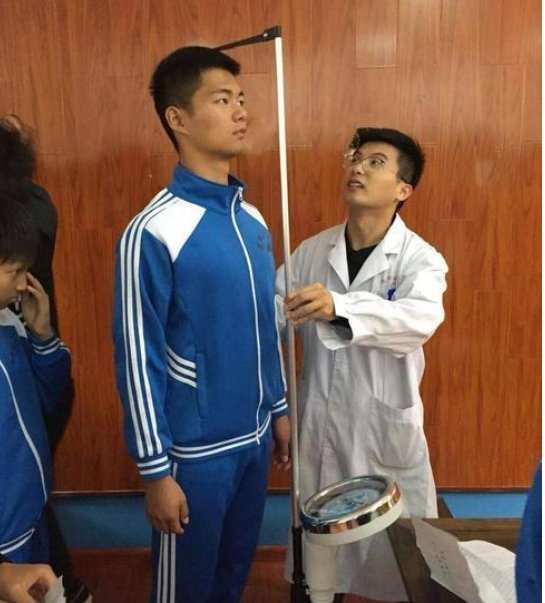 半成品|这3种所谓的“好东西”给孩子吃,没营养的同时还不长个,家长留心吧!