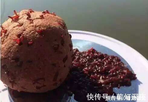 钓鱼:有人捏红虫,手掌瘙痒,喝了一个月的草药,有人一点没事!