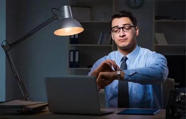 高血脂|甘油三酯偏高,少碰2黄,多吃2果,摒弃2习,血脂或慢慢往下降