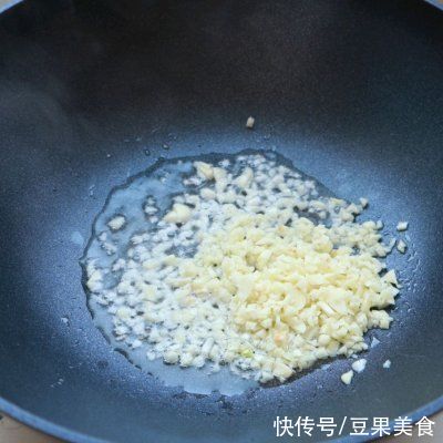 回味无穷的蒜蓉粉丝蒸娃娃菜来拯救你的胃