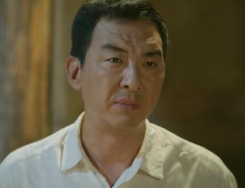 火红年华|刚开播1集，收视率就破1！央视又抓到“王炸”了