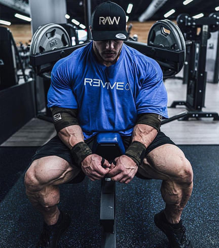 健美之星|25岁的肌肉巨兽,臂围达到58厘米,堪称未来的“健美之星”