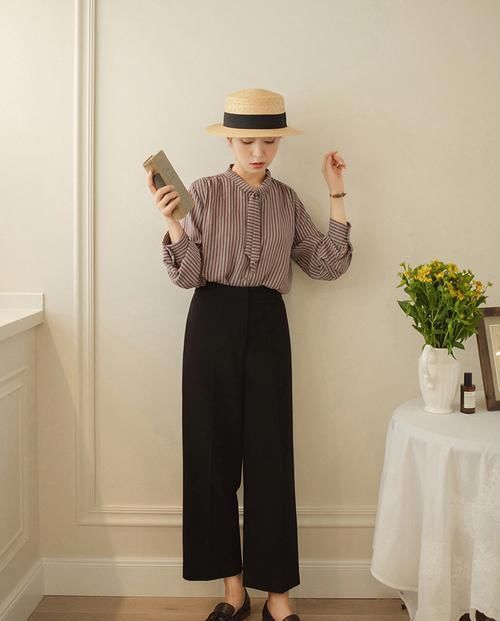 阔腿裤烂大街了！今年流行的是“小黑裤”，时髦显瘦，适合40岁穿