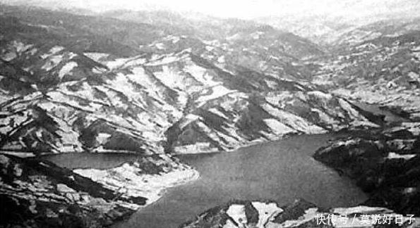 老蒋|他黄埔出身,曾把老蒋的嫡系军队打个精光,雁门关外的日军最怕他