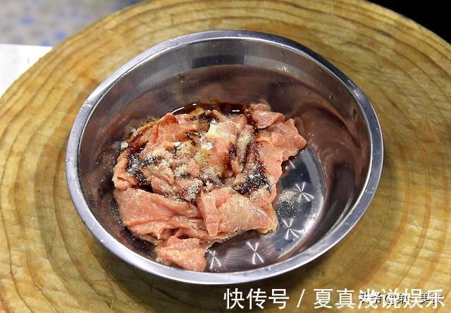 鸡粉|酸菜牛肉想要和饭店一样好吃,处理酸菜有技巧,做对了才酸爽嫩滑