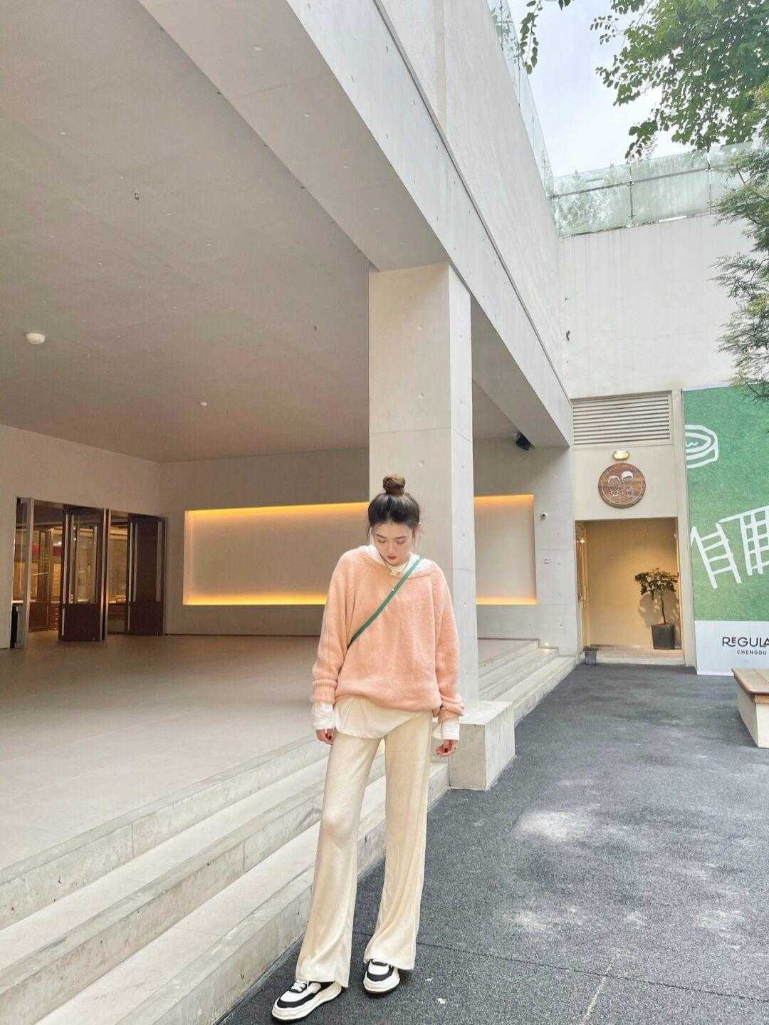 小姐姐|天冷建议买这3条裤子,遮肉保暖还百搭,梨形身材的女生快入手