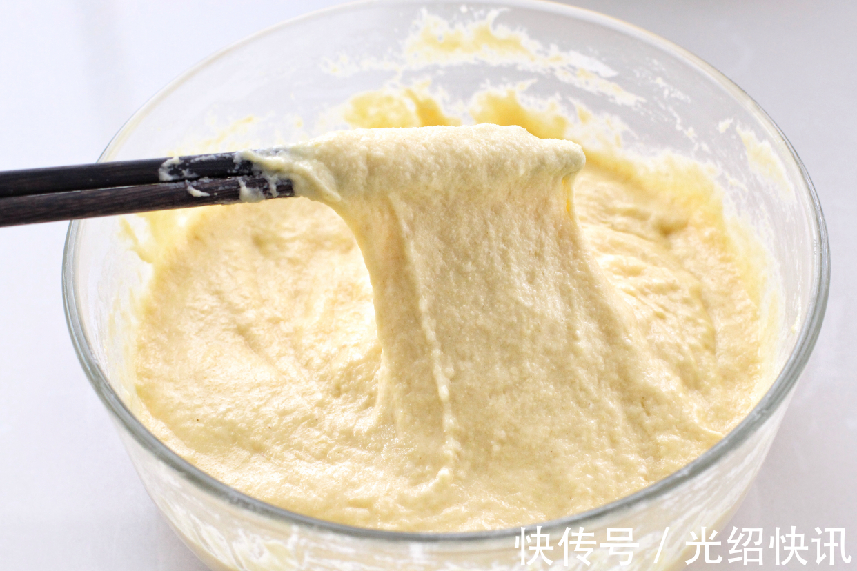 搅拌均匀|双手无需粘面，搅一搅就能做的粗粮早餐饼，暄软美味营养百分百！