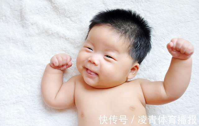 检查|6月龄宝宝会有以下“本领”,如果不达标,建议家长做个全面检查