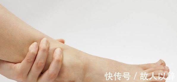 指甲|天热穿凉鞋，你的双脚可能会暴露这些问题！敢点进来看吗！