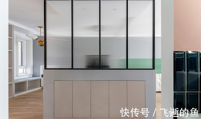 隔断|少见100㎡三居改两居,大胆配色尽显高级