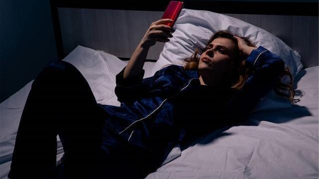 睡眠质量|4种食物,吃得越多越容易失眠,若你爱吃,数再多羊也没用