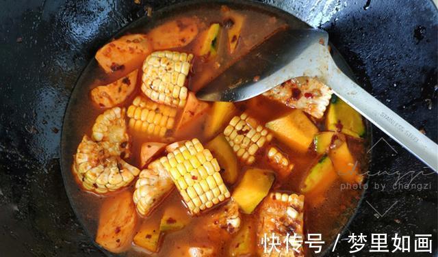 南瓜|46岁阿姨一人食午餐,焖一锅饭菜都有了,网友家里没矿,吃不起