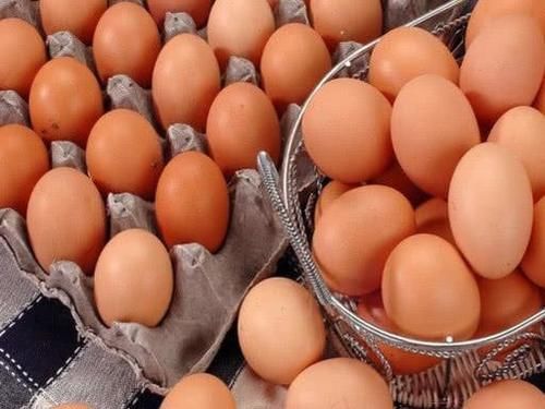 蛋壳|煮鸡蛋时,不要只用清水多加这1步,鸡蛋又香又嫩营养高