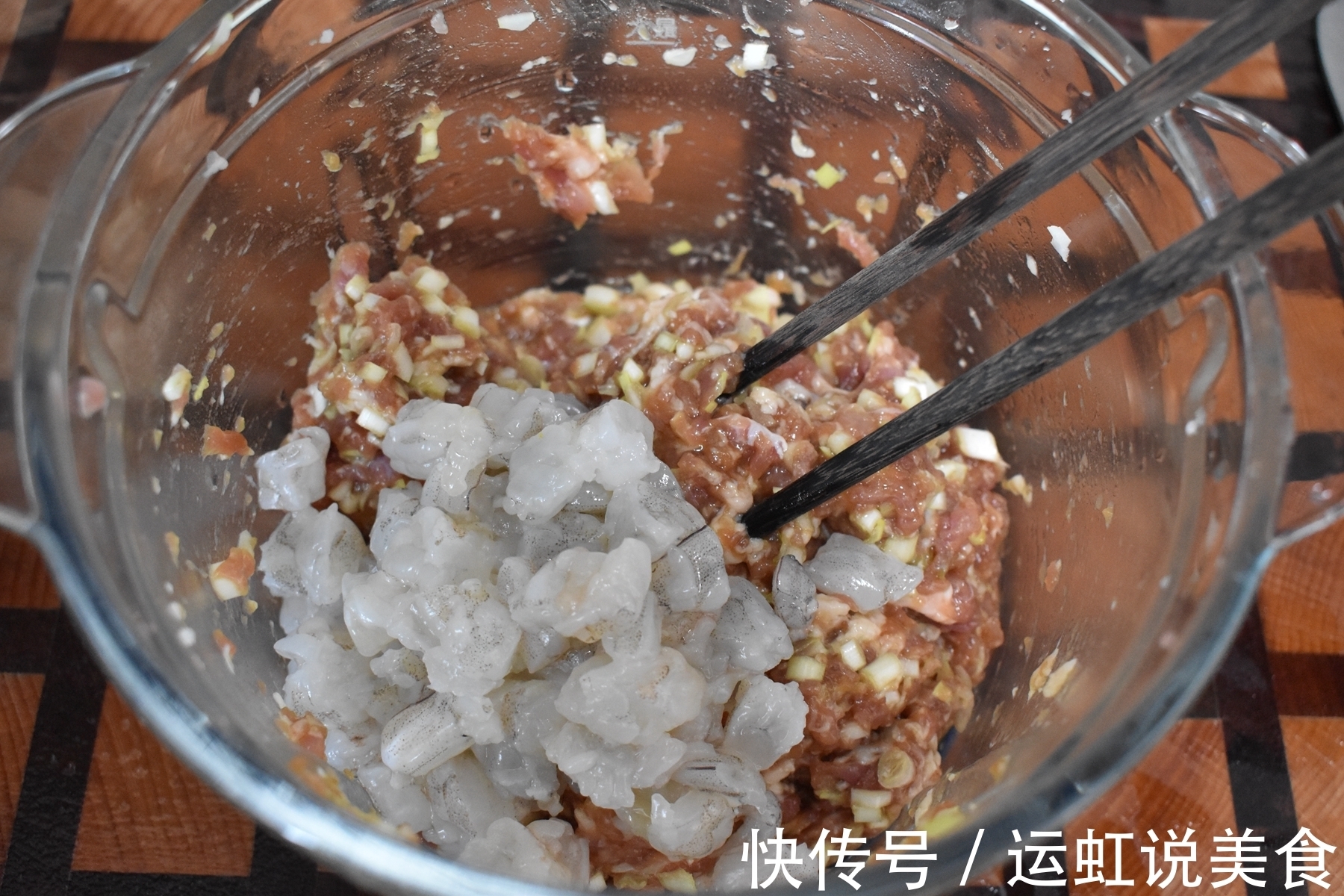 最近早餐就想吃它，鲜美嫩滑爽口，加点面条吃得更满足，能量满满！