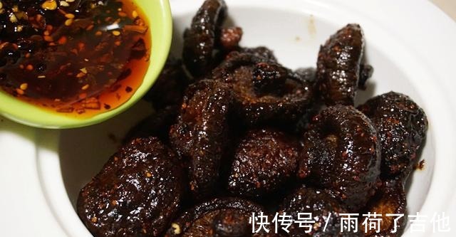 浸泡|香菇炸一炸,炒一炒,做成美味家常菜,好吃下饭,超香!