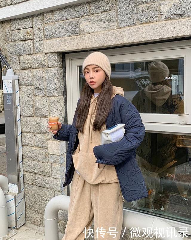 该穿羽绒服了!小个子冬天穿这4款最好看!最显高!最保暖