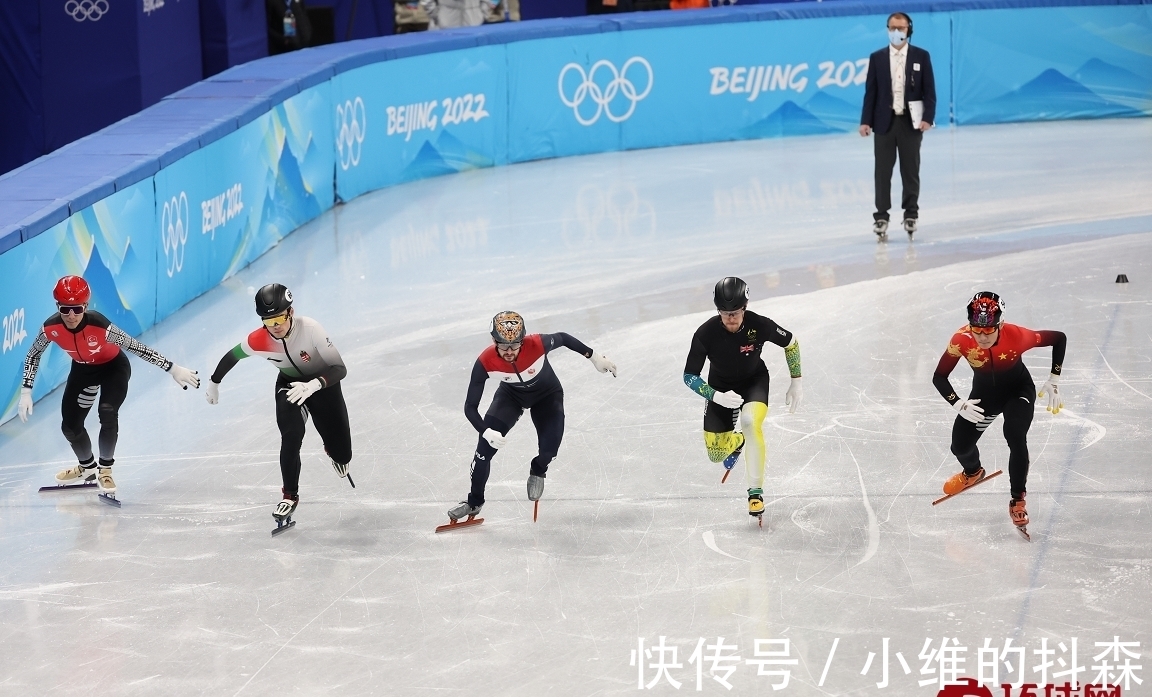 任子威|短道速滑男子1000米1/4决赛 任子威被对手犯规摔到场边 晋级半决赛