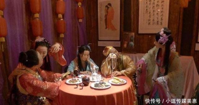 古代没监控,青楼女子为何要花重金赎身,而不逃走?老板:不敢逃