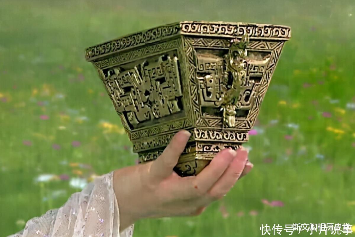 封神中,云霄的混元金斗和孔宣的五色神光相比,哪个更加厉害