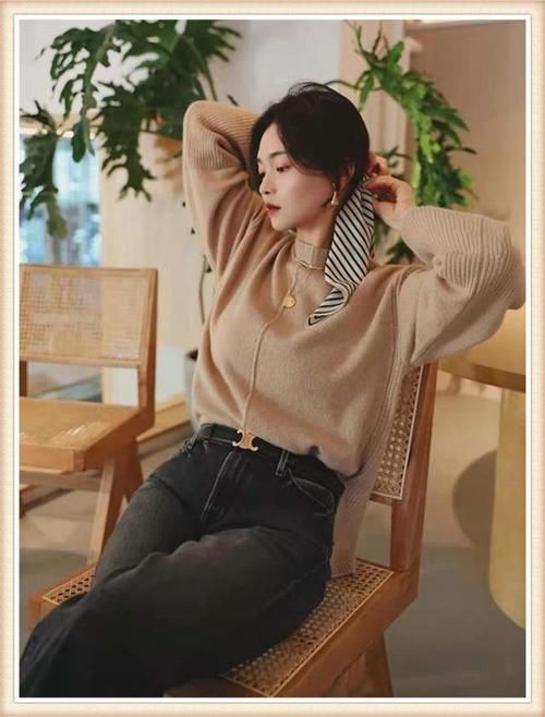 永不过时的“驼色系”,讲究女人必学的穿搭,无论年龄多大都适用