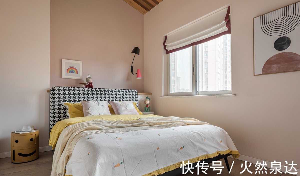 书墙|200㎡原木自然风,餐岛一体+超大书墙,住着温馨的一家四口