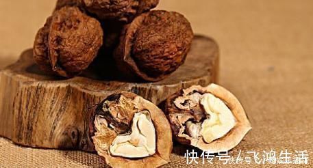 惊喜|女生睡觉前吃个核桃,过不了1周,3个“惊喜”会不请自来