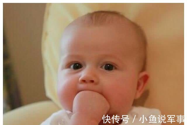 发育|宝宝的大脑发育,有没有具体的信号?心理学:从“手”就能看出来