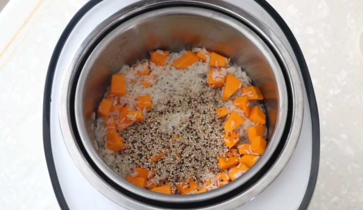 藜麦|米饭这么蒸，又香又软，低糖又健康，1次吃2碗也不担心胖