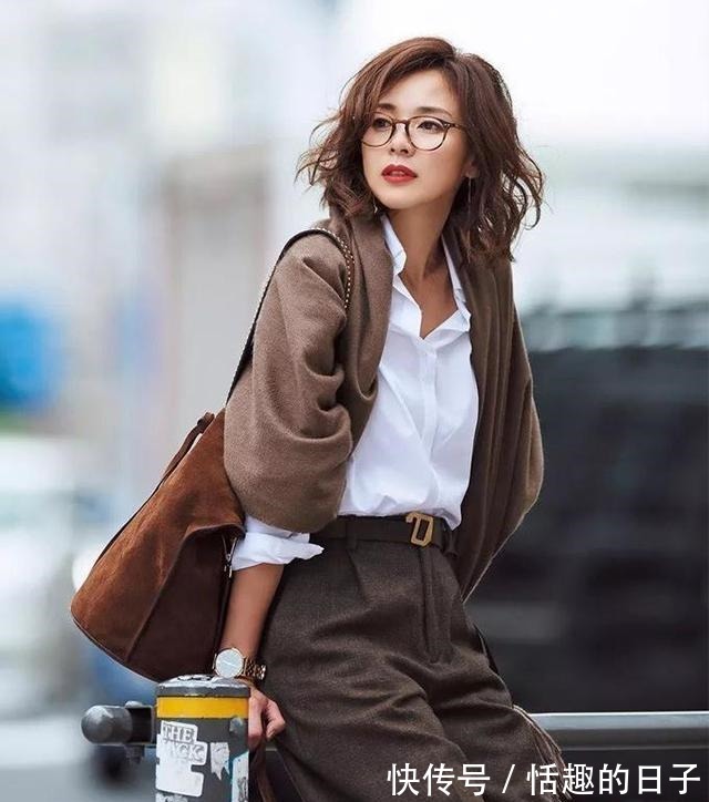 亮色系 40+女性如何远离“大妈感”掌握日系妈妈穿搭技巧,优雅又女人!