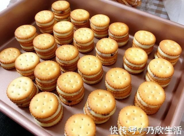 零食|自制零食牛轧饼干，仅仅是多了一层糖心，饼干美味瞬间提升
