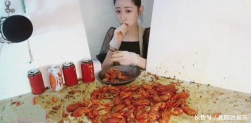 吃不起|大胃王挑战50斤“龙虾”,身旁助理揭穿了她,网友吃不起还装