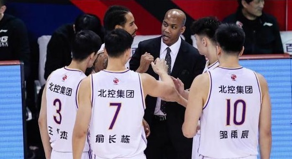 马布里|CBA最新消息!廖三宁确定重返赛场,帮助马布里冲击季后赛