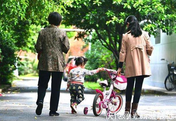 历史人物|为什么姥姥大都不带三岁后的孩子奶奶的截胡不是没道理，好明智