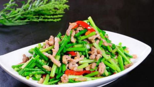 美食推荐：酱肘子，煎蛋酥冬瓜，蒜台炒肉丝， 香辣啤酒小龙虾的做法