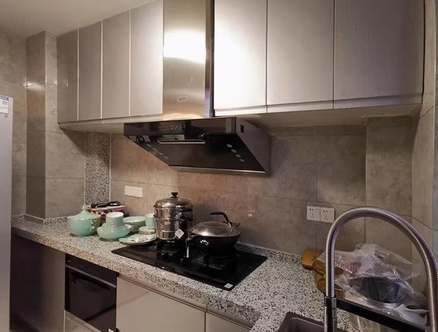 房子|用瓷砖做的橱柜好不好?装修房子是否值得做一套?